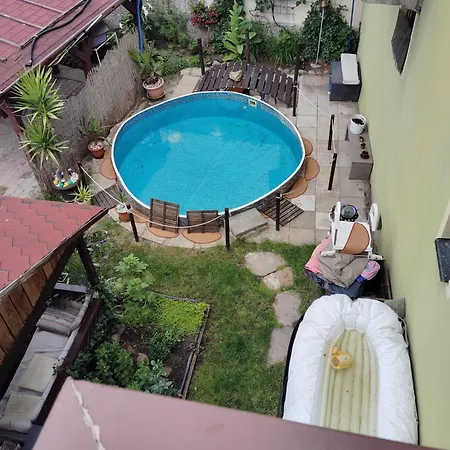 Πανσιόν Privat Anna Loket